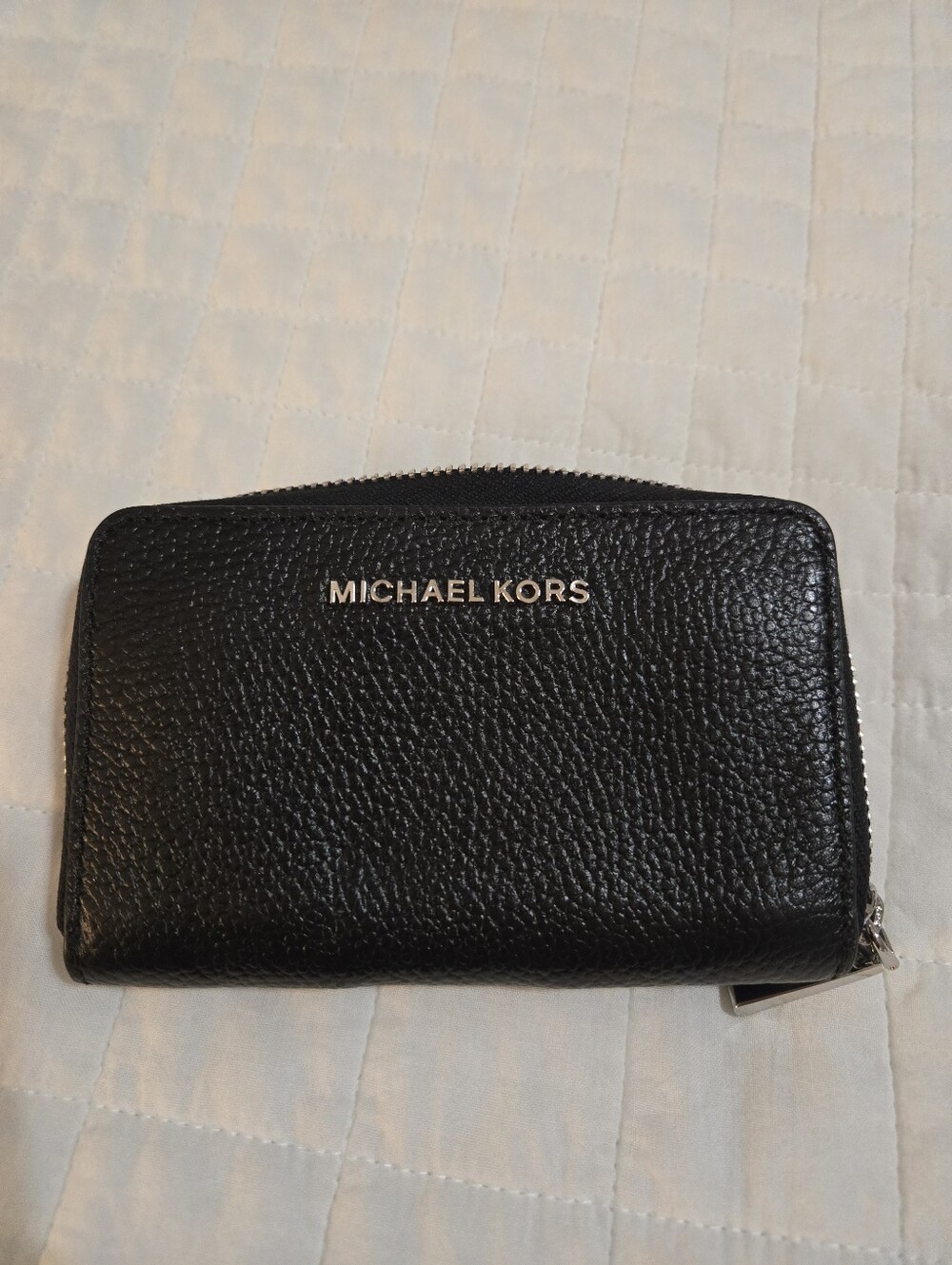 MICHAEL Michael Kors Jet Set Small Zip Around Card Case in black pebbled leather